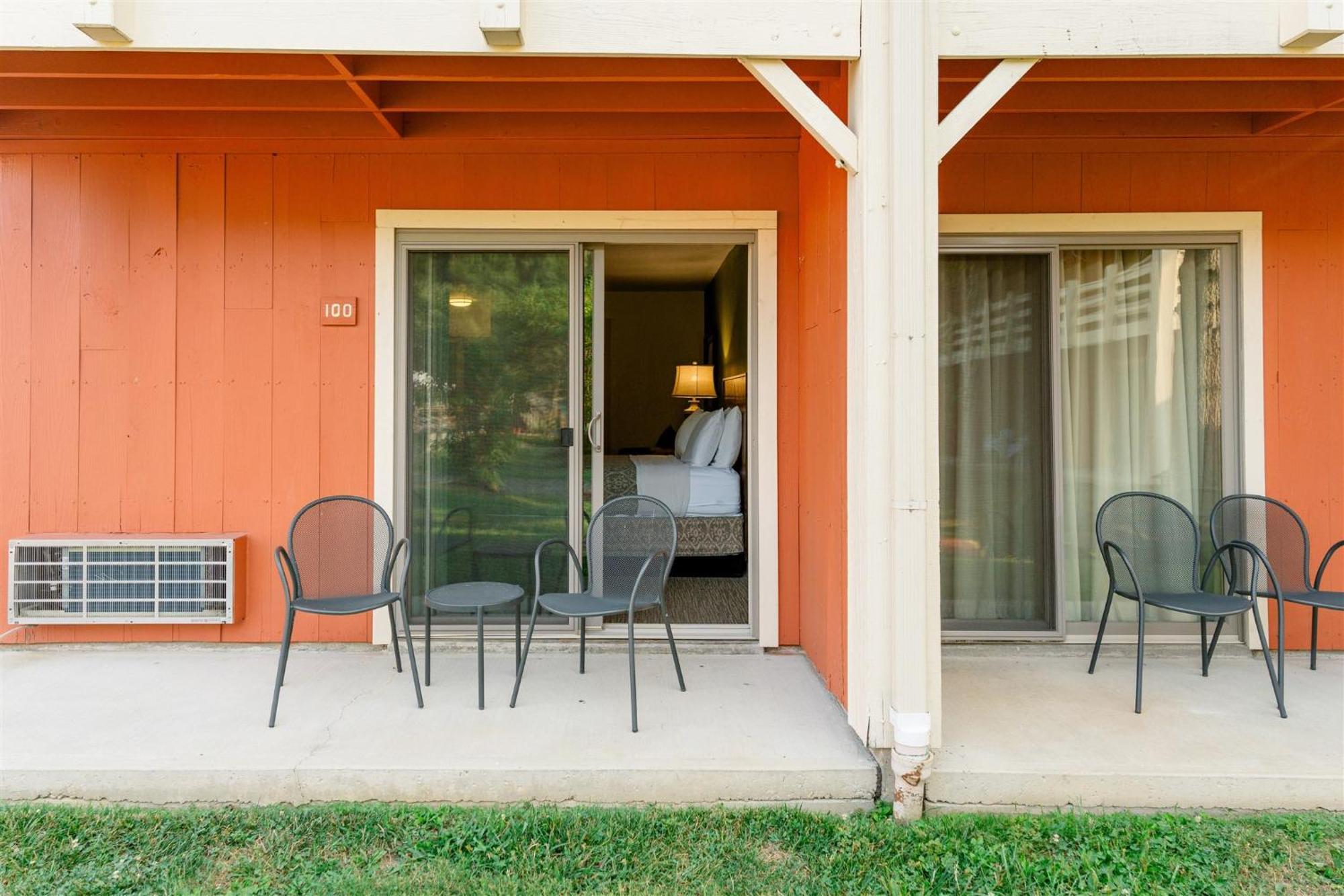 Brown County Inn Nashville Exterior photo