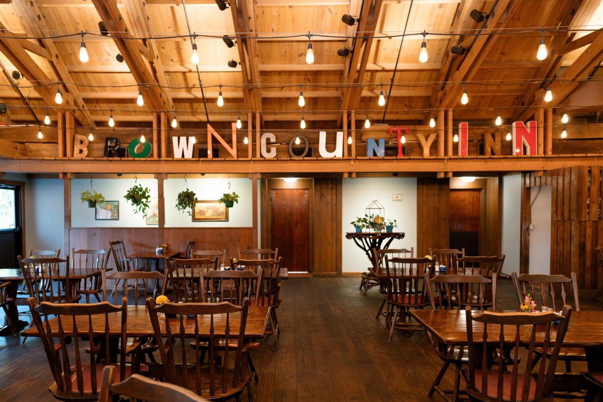 Brown County Inn Nashville Exterior photo