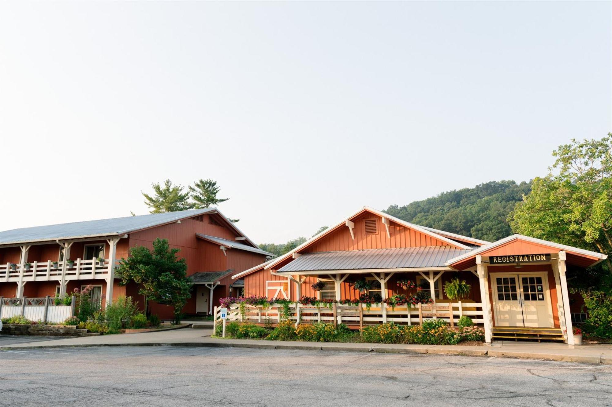Brown County Inn Nashville Exterior photo