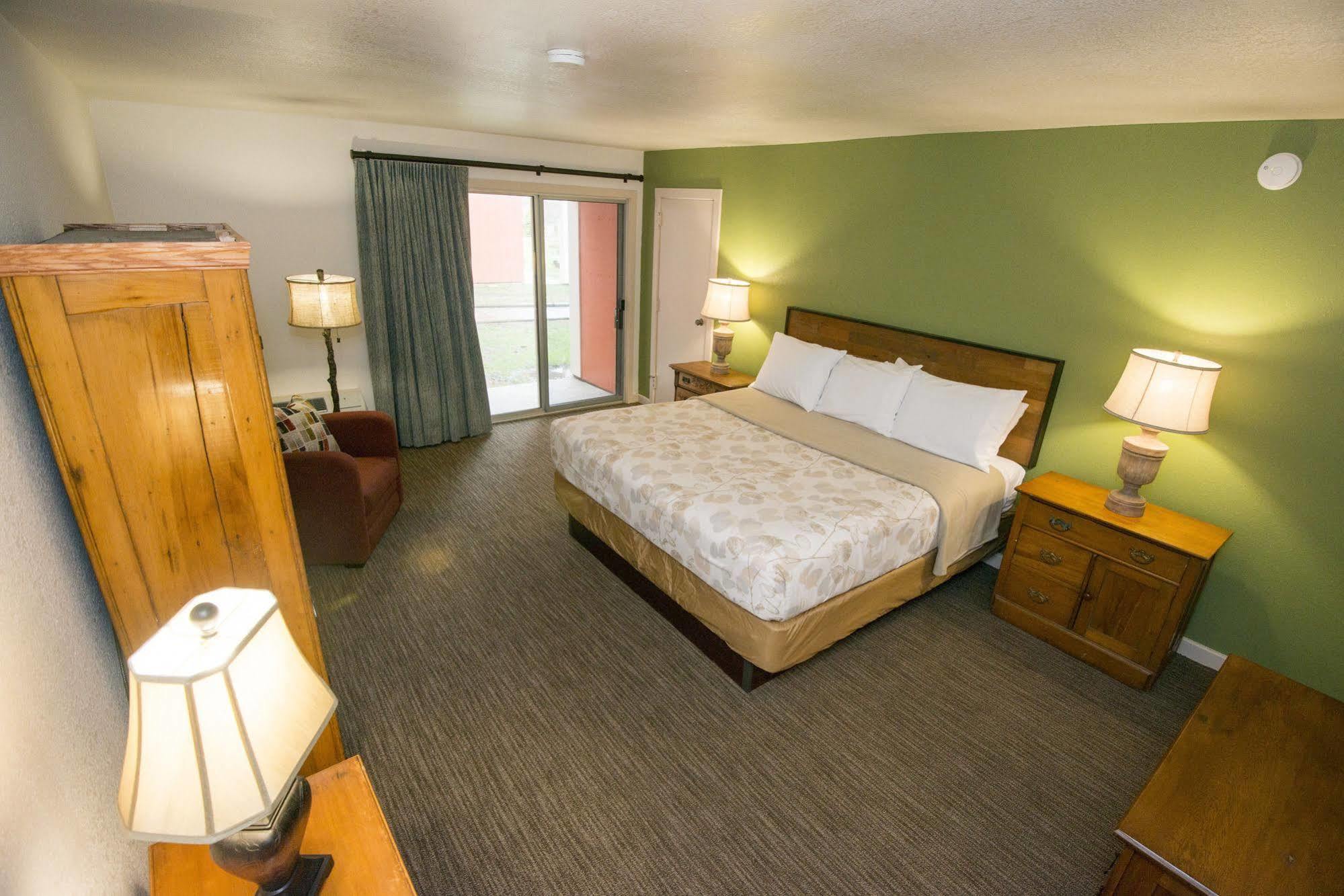 Brown County Inn Nashville Exterior photo