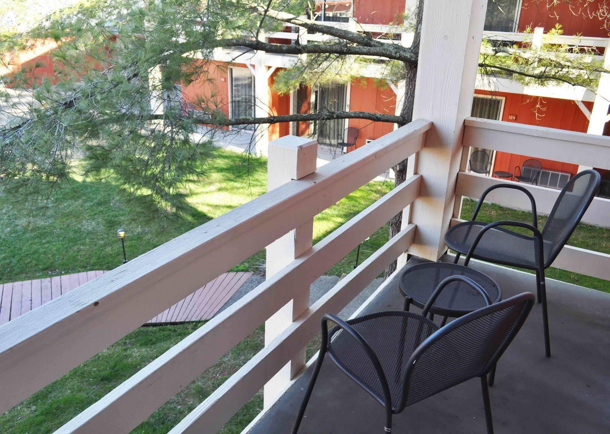 Brown County Inn Nashville Exterior photo
